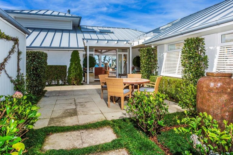 Photo of property in 24 Hamana Street, Narrow Neck, Auckland, 0622