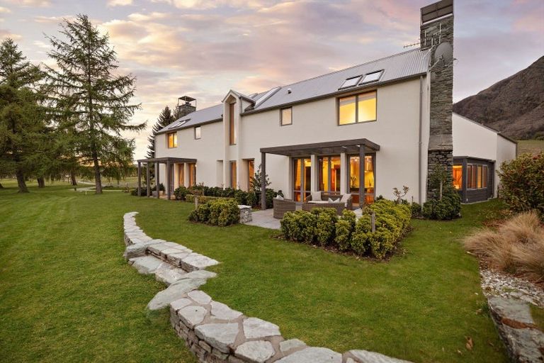 Photo of property in Millbrook Resort, 1 Malaghans Ridge, Arrowtown, 9371