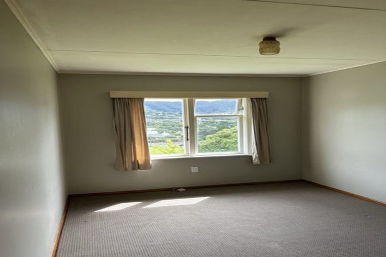 Photo of property in 46 Taylor Terrace, Tawa, Wellington, 5028