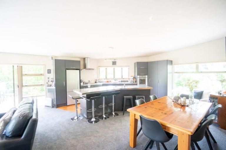 Photo of property in 67 Atawhai Road, Fitzherbert, Palmerston North, 4410