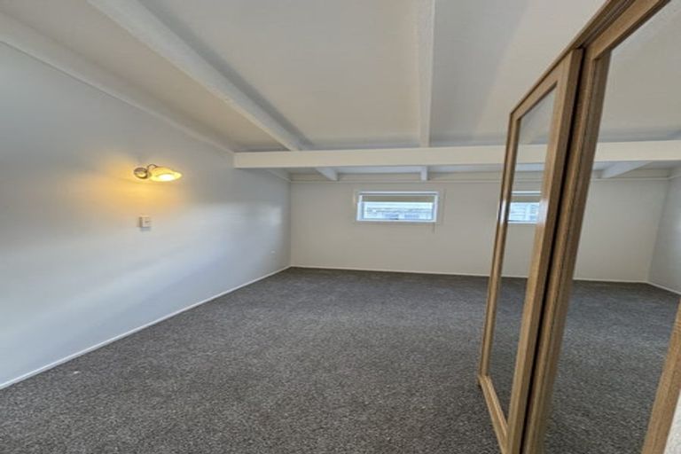 Photo of property in 1/3 Miraka Place, Birkenhead, Auckland, 0626