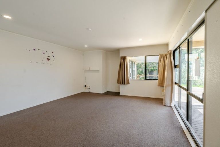 Photo of property in 7 Edgewater Grove, Whakatane, 3120