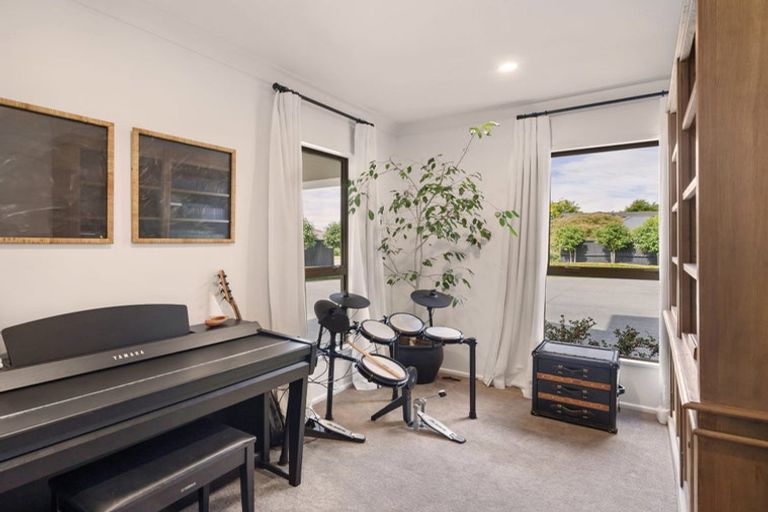 Photo of property in 25 Pewter Place, Northwood, Christchurch, 8051