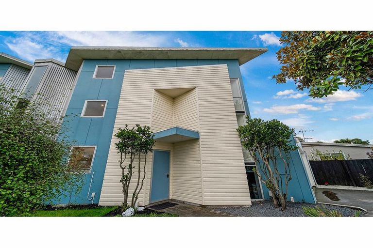 Photo of property in 66 Strickland Street, Sydenham, Christchurch, 8023