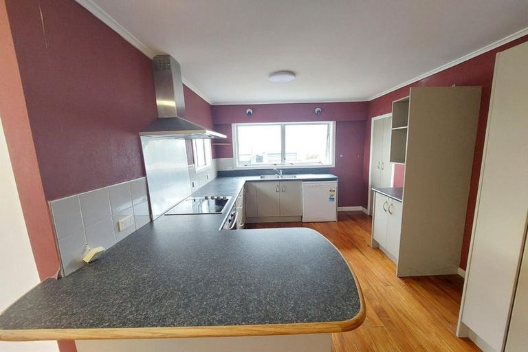 Photo of property in 56 Sherwood Avenue, Te Atatu South, Auckland, 0610