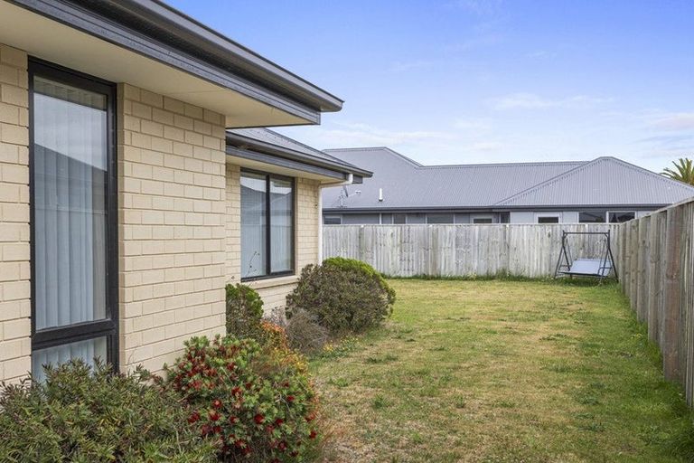 Photo of property in 77 Sutherland Drive, Kaiapoi, 7630