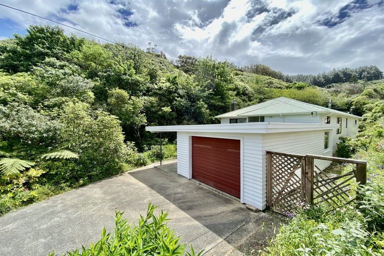 Photo of property in 100 Chester Road, Tawa, Wellington, 5028