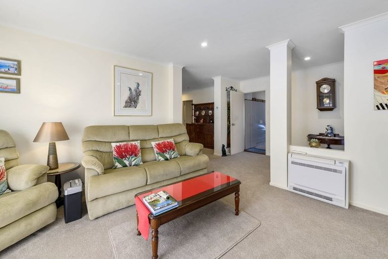 Photo of property in 30 Kinder Place, Ngongotaha, Rotorua, 3010