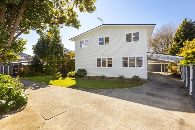 Photo of property in 43 Burns Grove, Trentham, Upper Hutt, 5018