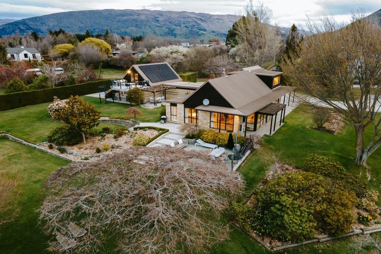 Photo of property in 86 Golf Course Road, Wanaka, 9305