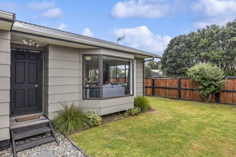 Photo of property in 6 Jane Street, Waikanae Beach, Waikanae, 5036