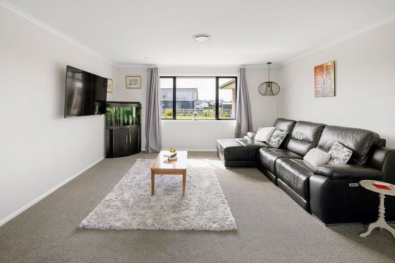 Photo of property in 43 Seachange Drive, Leamington, Cambridge, 3432