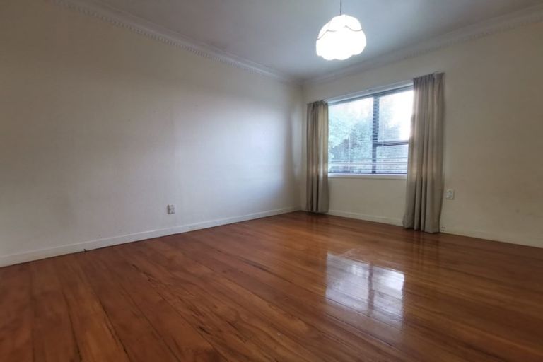 Photo of property in 49 West Coast Road, Glen Eden, Auckland, 0602