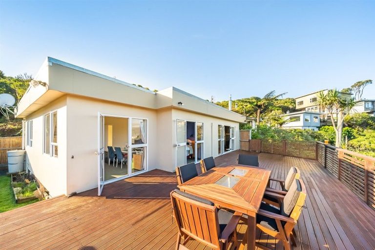 Photo of property in 40 Akatea Road, Korokoro, Lower Hutt, 5012