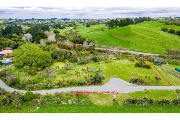 Photo of property in 126 Oneriri Road, Kaiwaka, 0573