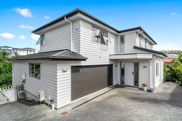 Photo of property in 25 Ballyboe Place, Pinehill, Auckland, 0632