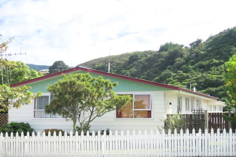 Photo of property in 71a Gemstone Drive, Birchville, Upper Hutt, 5018