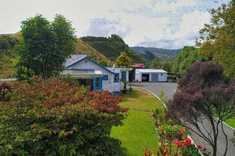 Photo of property in 347 Waitohu Valley Road, Otaki, 5583