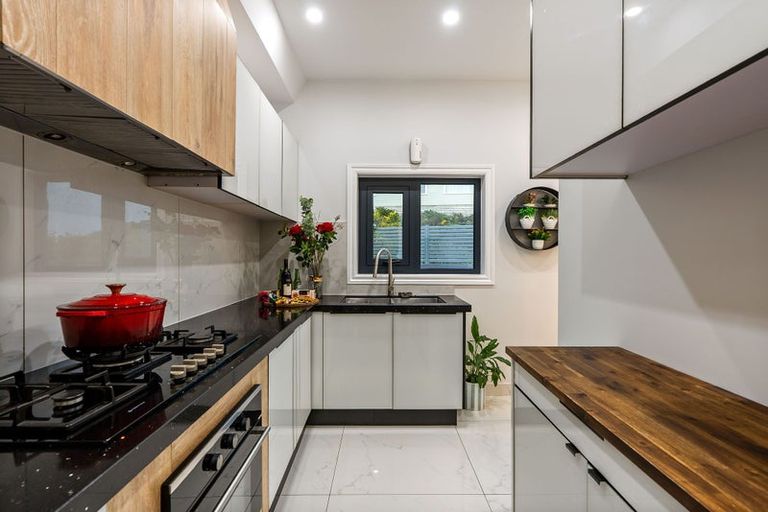 Photo of property in 35 Grumman Lane, Newlands, Wellington, 6037