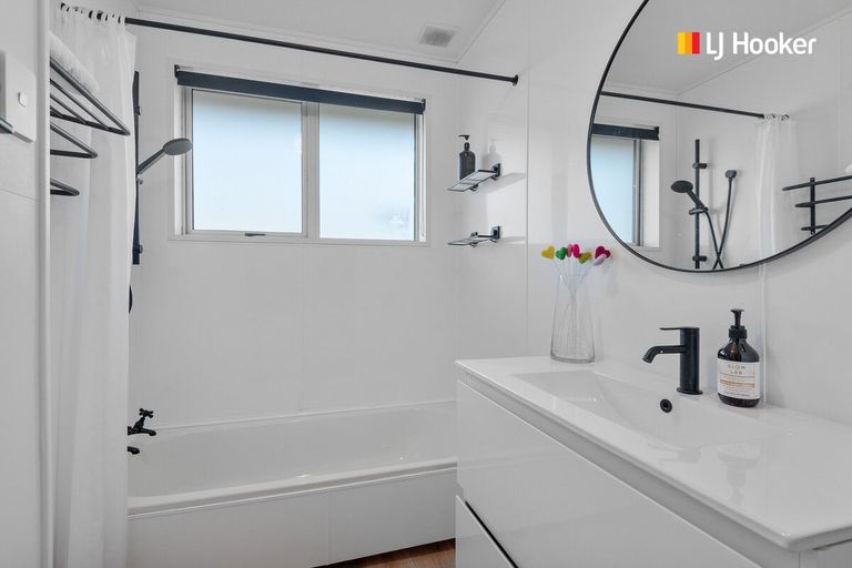 Photo of property in 35 Kinmont Crescent, Kinmont Park, Mosgiel, 9024