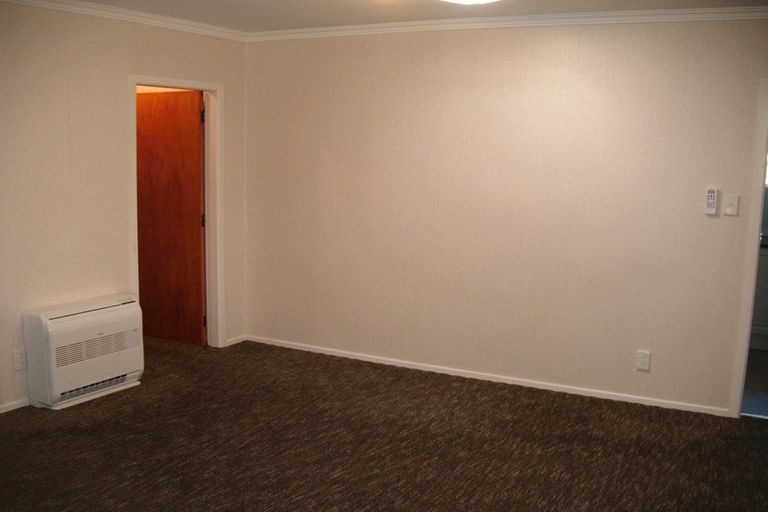 Photo of property in 107 Derwent Street, Island Bay, Wellington, 6023