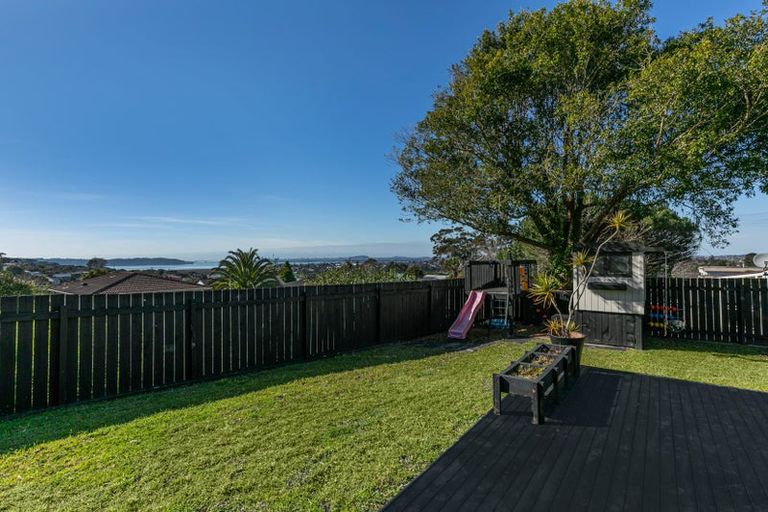 Photo of property in 44 West Harbour Drive, West Harbour, Auckland, 0618