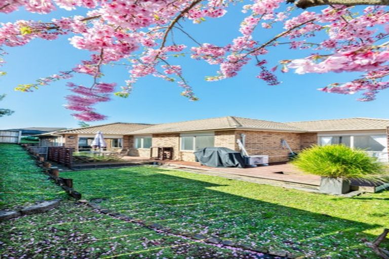 Photo of property in 55 Helleur Road, Massey, Auckland, 0614