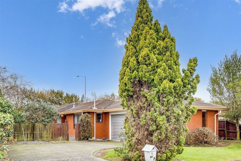 Photo of property in 70 Sarabande Avenue, Redwood, Christchurch, 8051