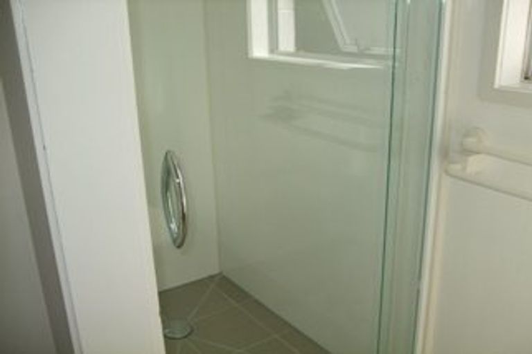 Photo of property in 41 Cockayne Crescent, Sunnynook, Auckland, 0620