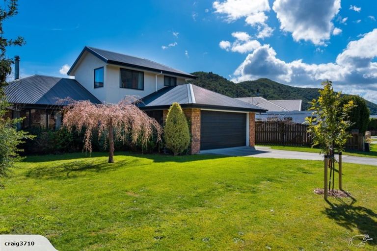 Photo of property in 7 Glentui Place, Waikawa, Picton, 7220