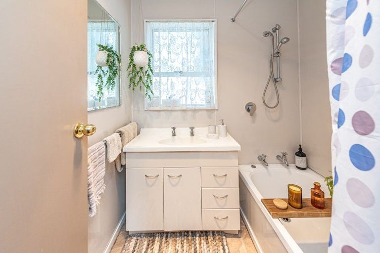 Photo of property in 106 Hinau Street, Castlecliff, Whanganui, 4501