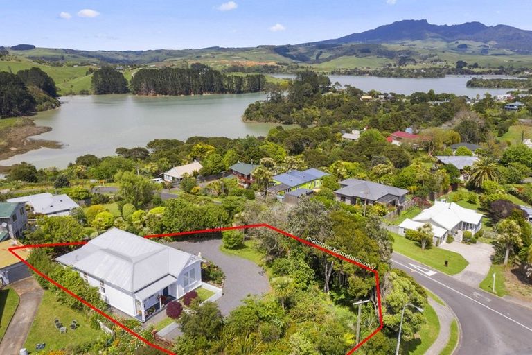 Photo of property in 23 Main Road, Raglan, 3225