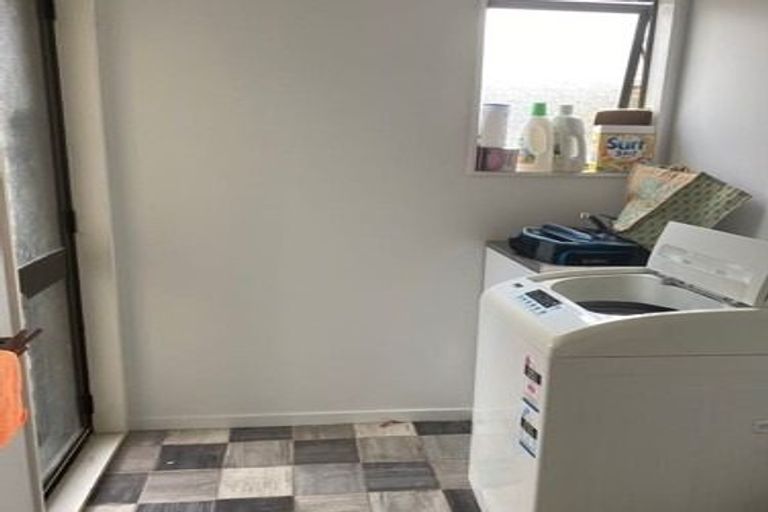 Photo of property in 8 Wallis Street, Raglan, 3225