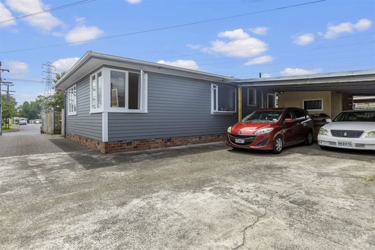 Photo of property in 42 Tiraumea Drive, Pakuranga, Auckland, 2010