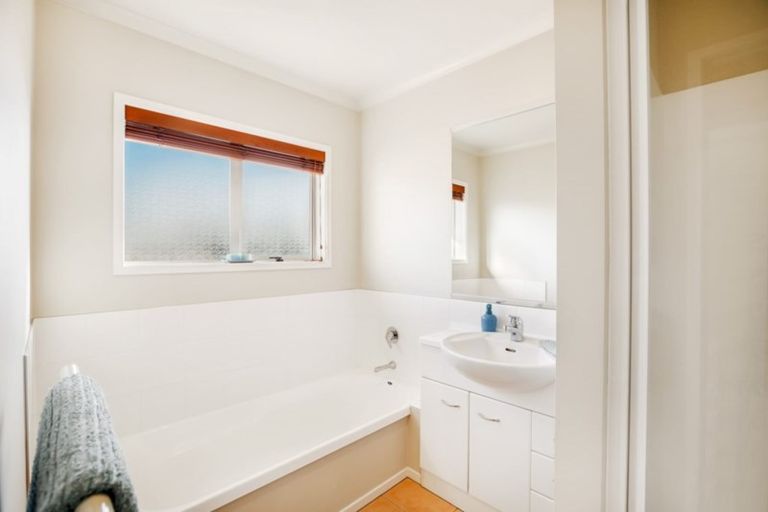 Photo of property in 1 Eastside Drive, Pukekohe, 2120