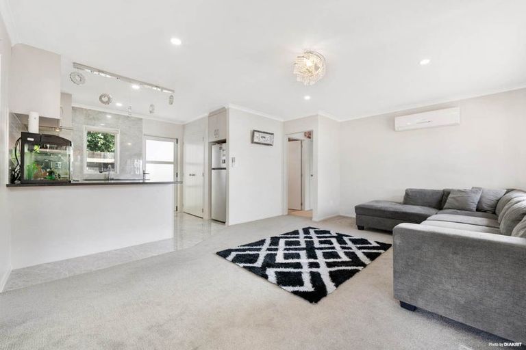 Photo of property in 49 Robertson Road, Favona, Auckland, 2024