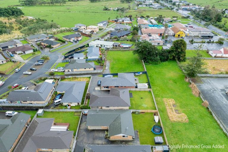 Photo of property in 18 Chic Gardens, Parakai, 0830