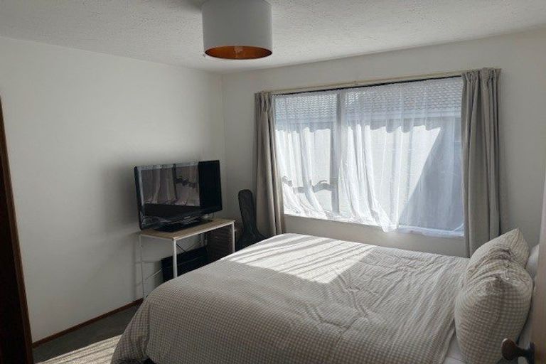 Photo of property in 76 Queenspark Drive, Parklands, Christchurch, 8083