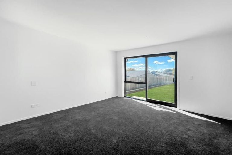 Photo of property in 16 North Ridge Drive, Rototuna North, Hamilton, 3210