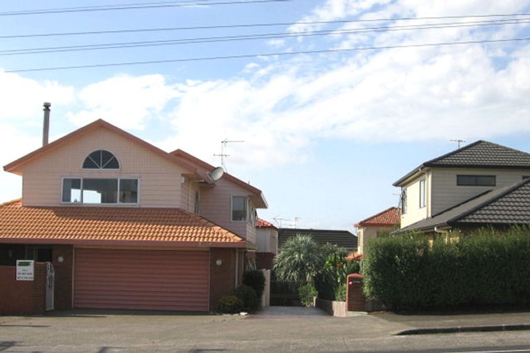 Photo of property in 231a Hobsonville Road, Hobsonville, Auckland, 0618
