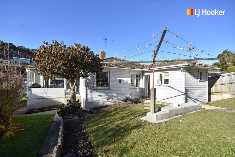Photo of property in 322 Kaikorai Valley Road, Bradford, Dunedin, 9011