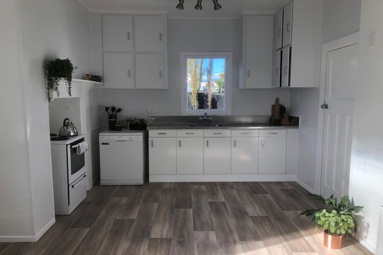 Photo of property in 33 Waldegrave Street, Palmerston North, 4410