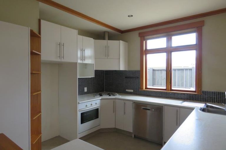 Photo of property in 10 Witako Street, Fitzroy, New Plymouth, 4312