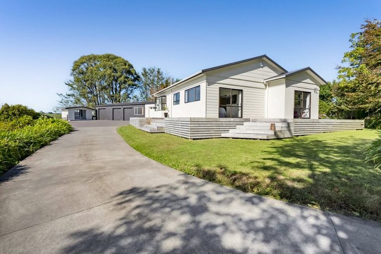 Photo of property in 805 Richmond Road, Lepperton, New Plymouth, 4373