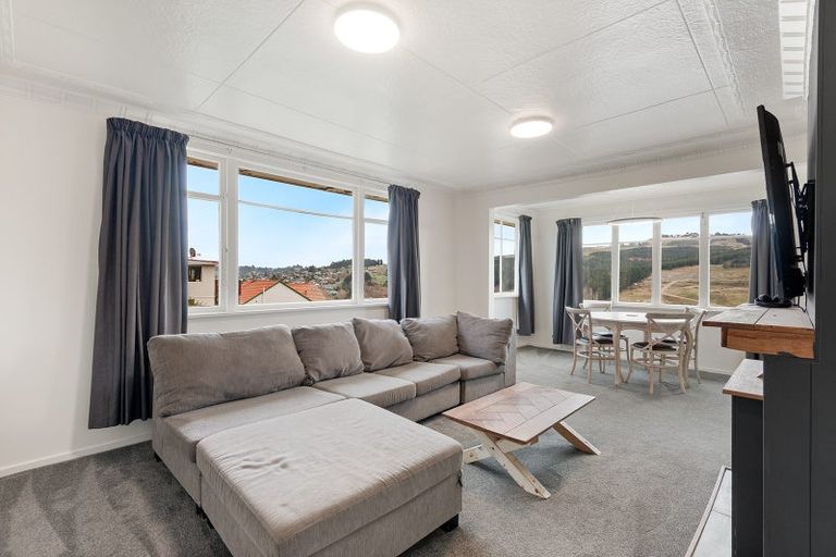 Photo of property in 30 Scotland Terrace, Green Island, Dunedin, 9018