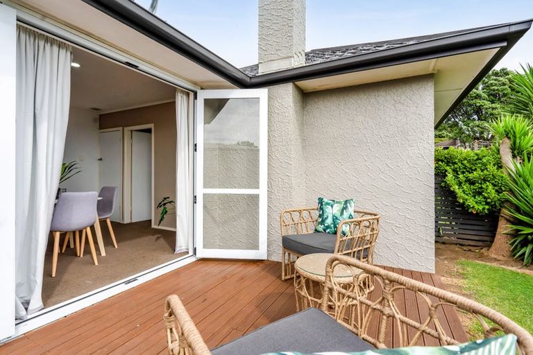 Photo of property in 17 Rainsford Street, Moturoa, New Plymouth, 4310