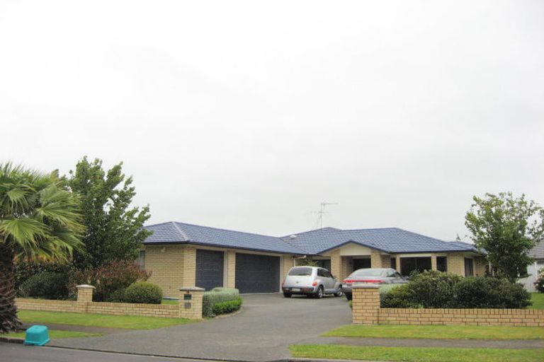 Photo of property in 35 Parkhaven Drive, Rosehill, Papakura, 2113
