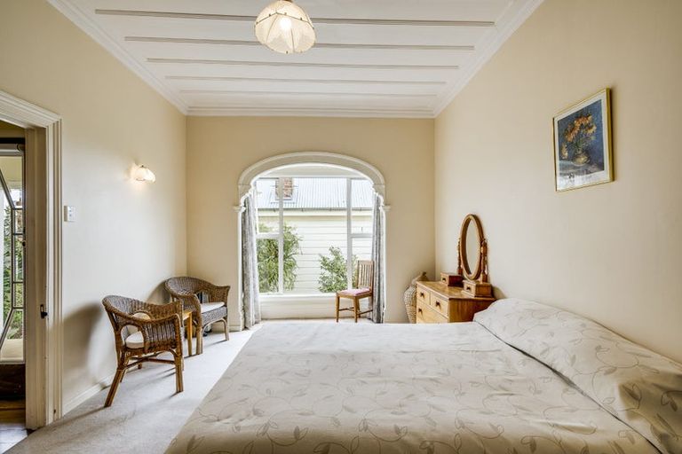 Photo of property in 13 Roslyn Road, Bluff Hill, Napier, 4110