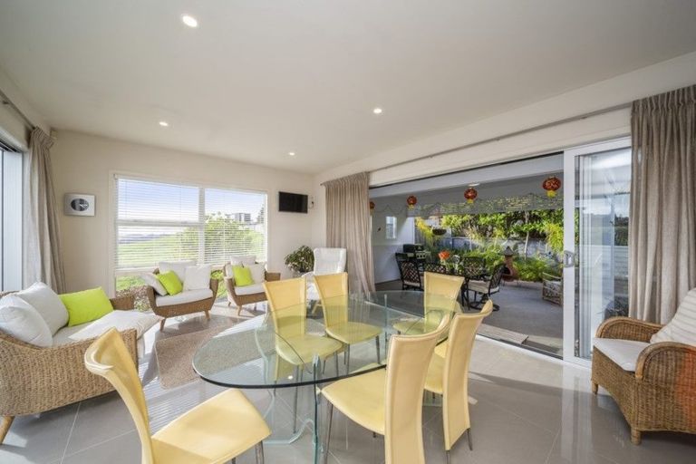 Photo of property in 16 Links Drive, Waiwhakaiho, New Plymouth, 4312