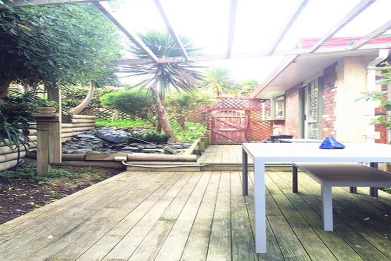 Photo of property in 4 Baltic Place, Goodwood Heights, Auckland, 2105